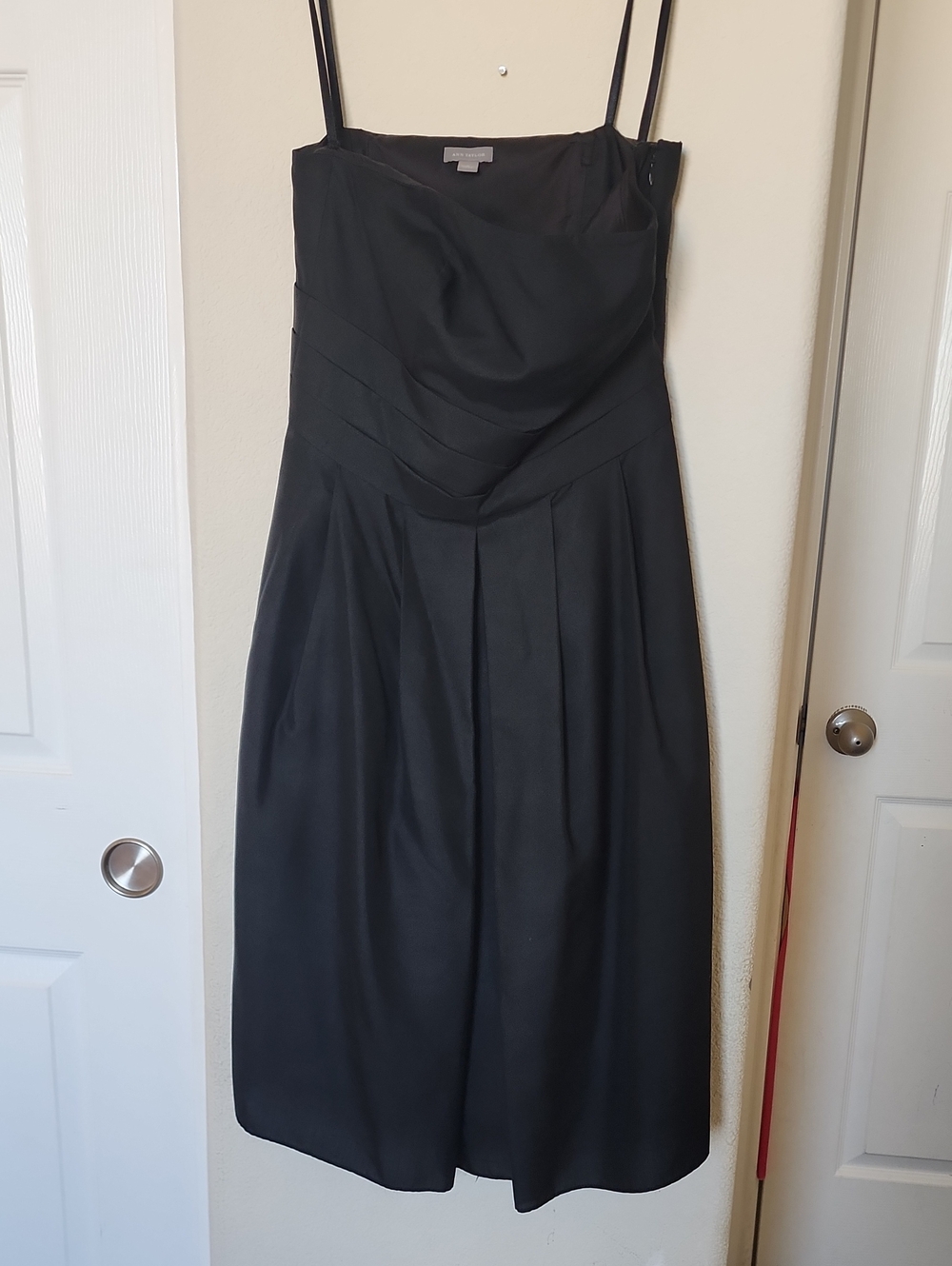 Ann Taylor Black Strapless Pleated Midi Dress Size 4